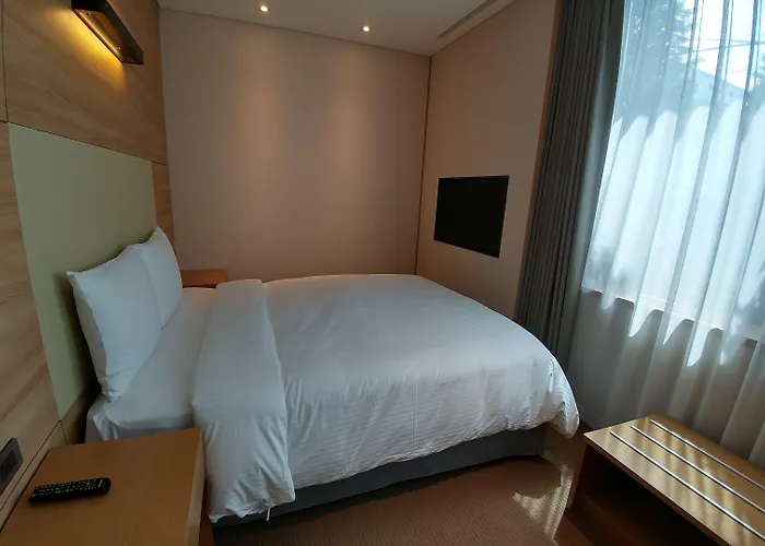 Acube 東大門 3*